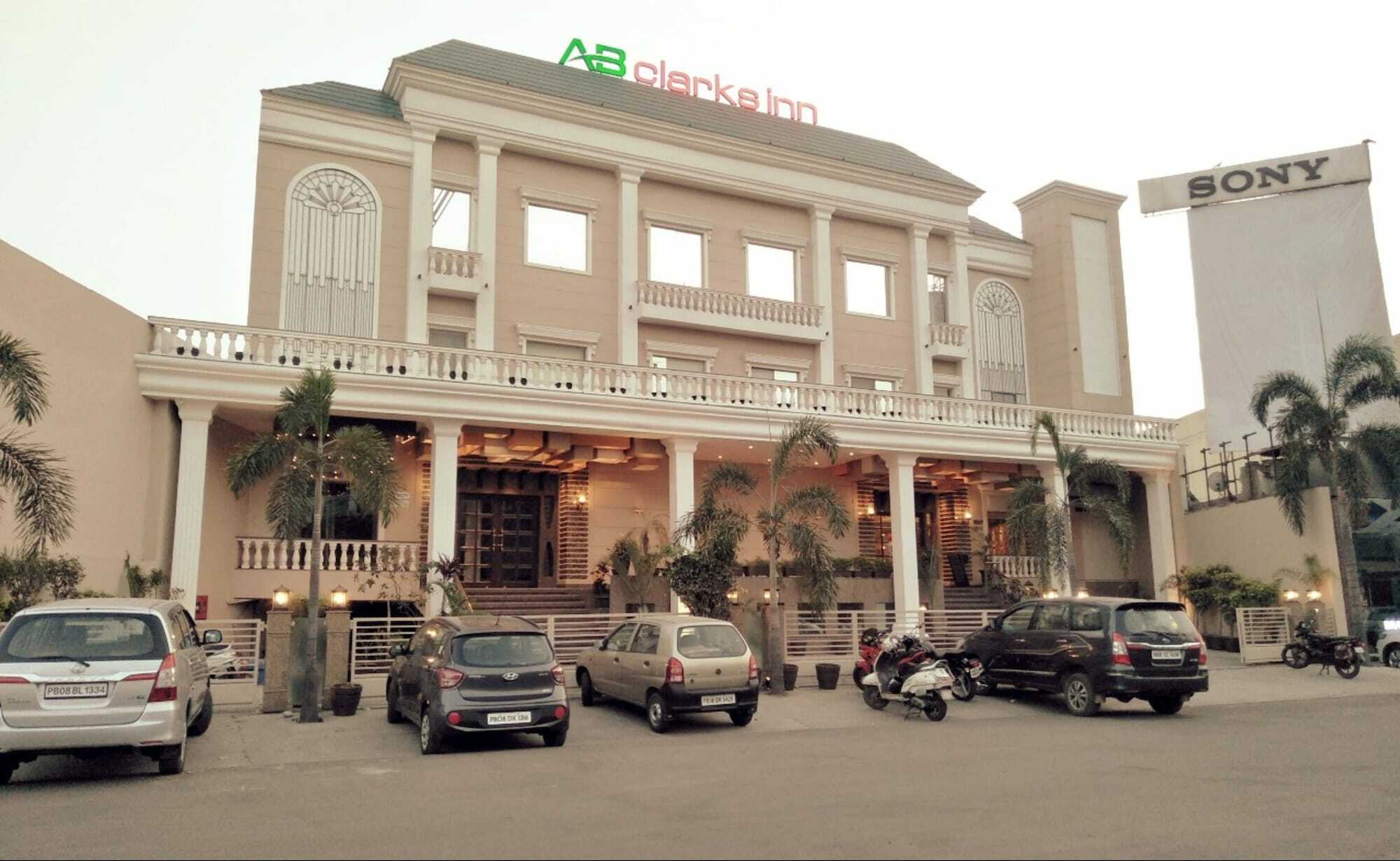 Ab Clarks Inn Jalandhar Exterior photo